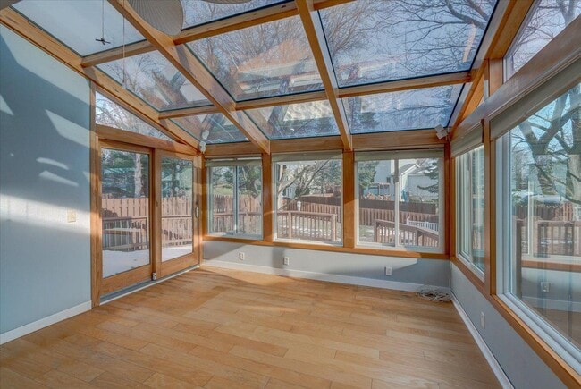 Photo - 7 S Thompson Dr