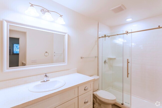 1 BR, 1 BA - 700 SF