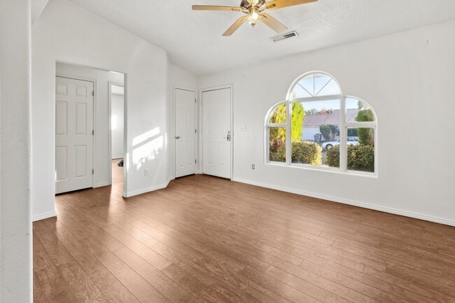 Photo - Tri-Plex for Rent