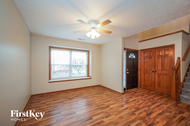 Photo - 785 Hummingbird Ln