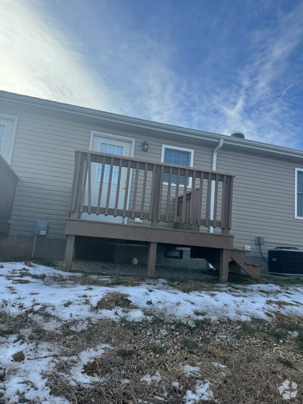 Building Photo - 320 N Ferne Clyffe Rd Rental