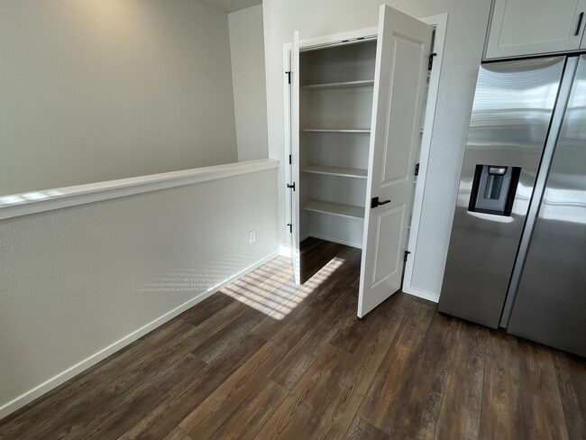 Kitchen eating area and super-large pantry - 1800 Iron Wheel Dr Unit #6