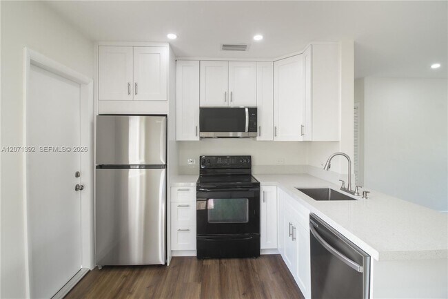 Photo - 1958 SW 25th Ter Unidad Rear