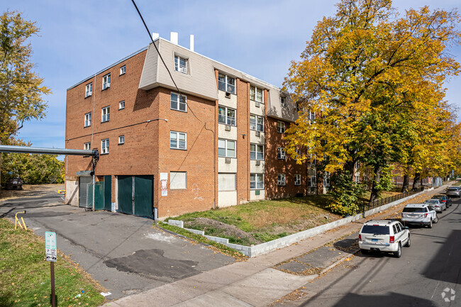 Building Photo - 22 ELLIOTT ST Rental