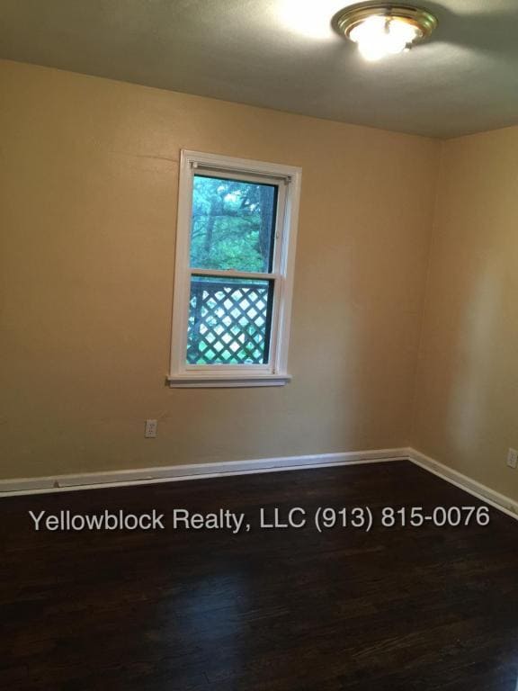 Photo - 9246 Walnut St