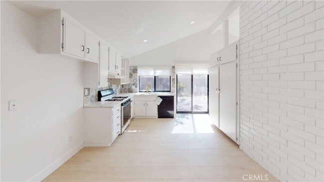 Photo - 2551 La Praix St