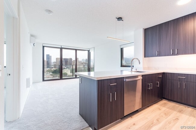 Photo - Highly desirable 2-bdrm, 2-bath, 1-pkg condo at Ililani in Kakaako Unit 2003