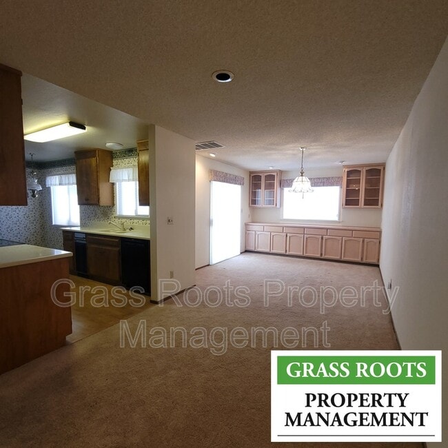 Photo - 18212 Hummingbird Dr