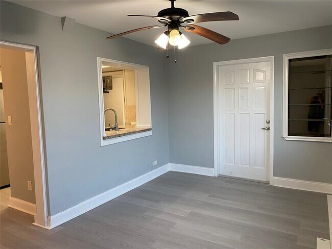 Photo - 321 NW 25th Ct