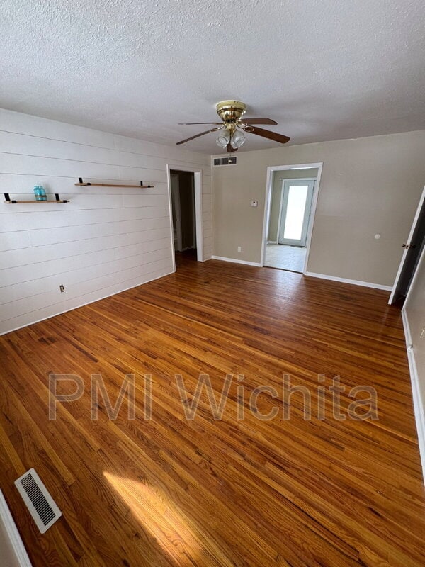 Photo - 3439 S Walnut St