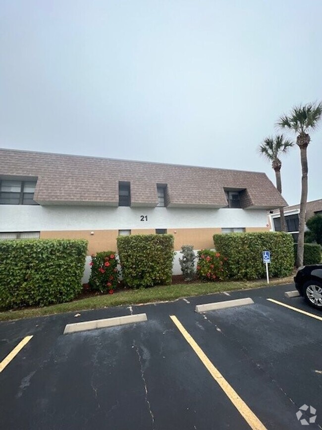 Building Photo - 2BD/2BA, NORTH INDIALANTIC CONDO IN PALM C... Unit 21-202