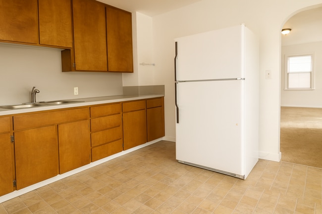 Photo - Comfort and Convenience in NE Bend. Pet-Fr...