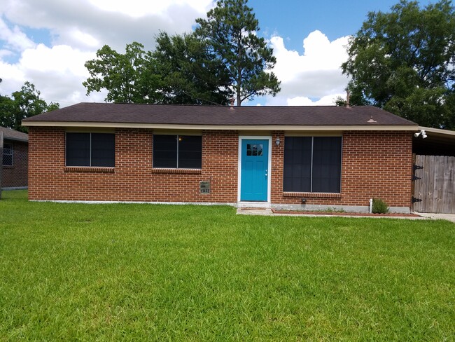 Photo - 380 Oriole Dr House