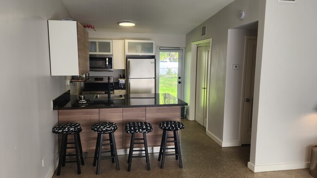 Photo - 565 NW 128th St