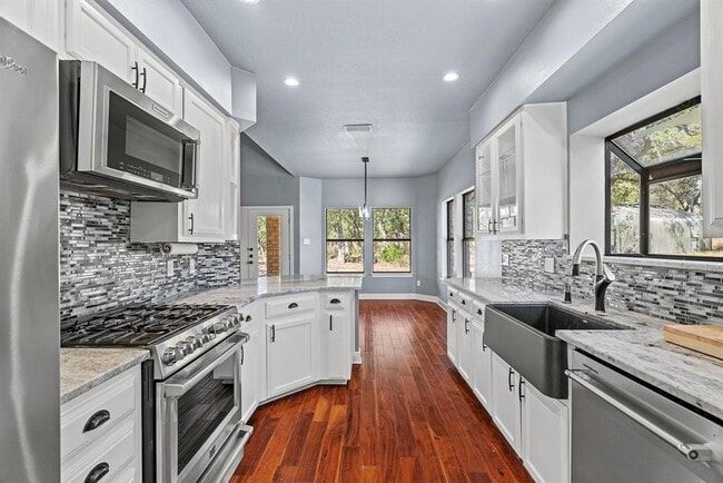 Photo - 128 Mockingbird Ln