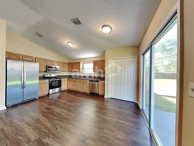 Photo - 884 Bonaparte Landing Ct