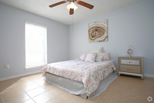 1BD, 1BA Bedroom