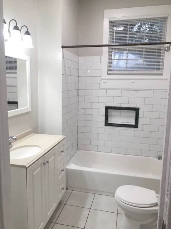 Photo - 2553 Saint Ann St Unidad 812N.DorgenoisSt.Up