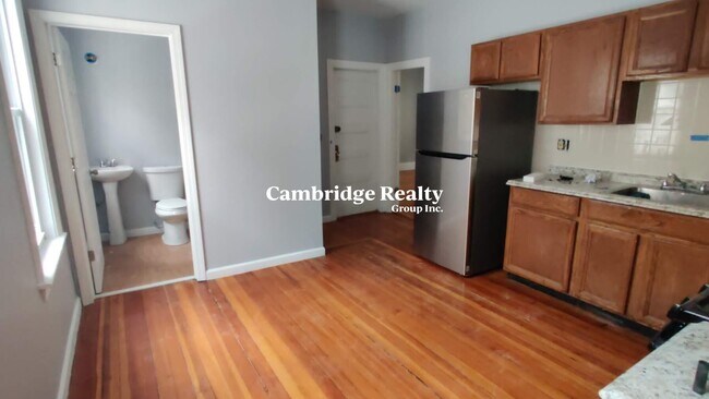 Building Photo - 20 Madison St Unit 2T Rental