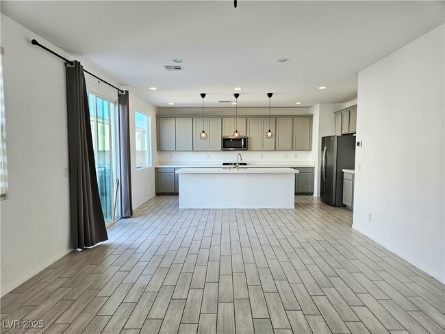 Building Photo - 4638 Observed St Rental