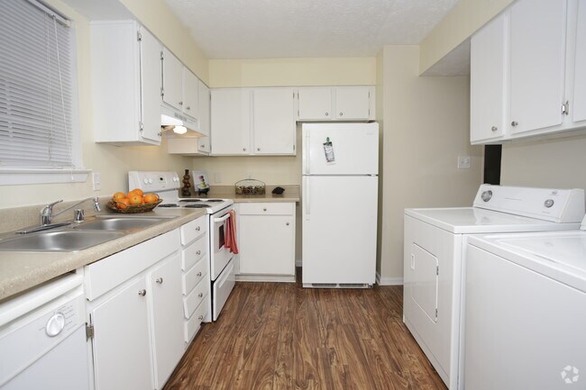 Photo - Maplewood Pointe