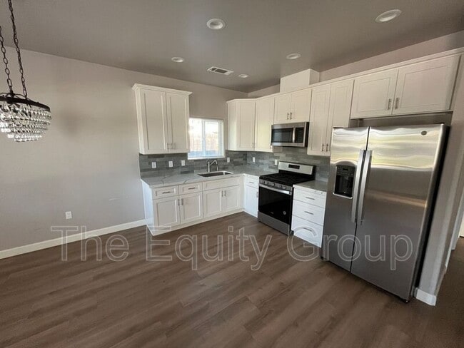 Photo - 1135 W Baker St Unit #B