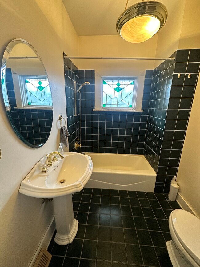 Photo - 31 Edgehill Ter