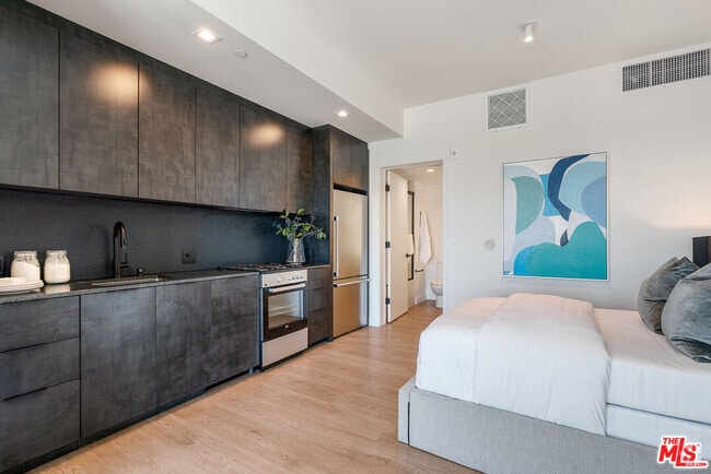 Building Photo - 10700 Tabor St Unit 307 Rental