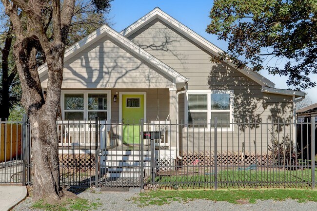 Building Photo - 4801 Avenue H