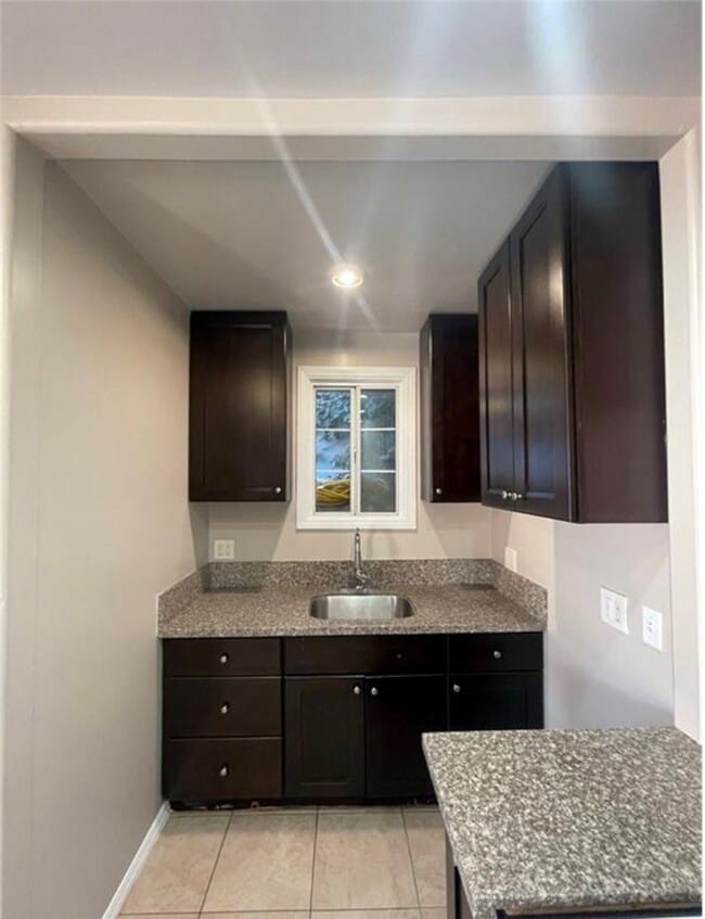 Photo - 590 W 3rd St