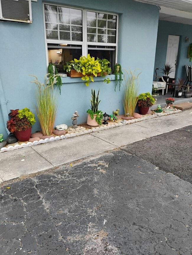 Photo - 10464 106th Ave N Unidad 5