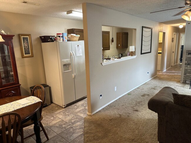 Photo - 2 Bedroom, 1 Bathroom, Right side of Duplex with fenced-in backyard and 1x Car Garage