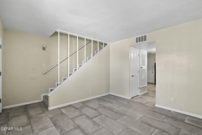 Photo - 3702 Keltner Ave Unit 6