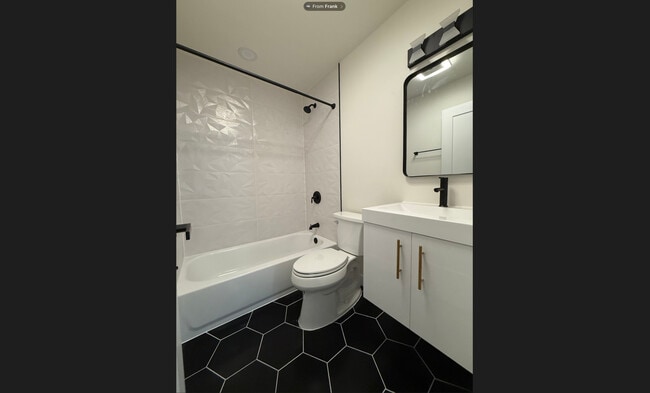 Photo - 410 Healy Ave