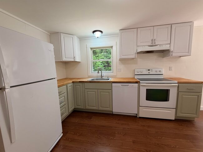 Photo - 102 Roberts Rd