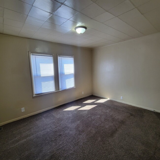 Photo - conveniently located around the corner from popular Garfield Park