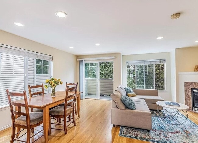 Photo - Nice 3 beds/ 2 baths Townhouse In Greenwood!