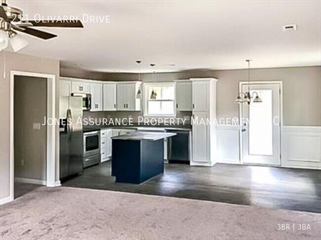 Photo - 211 Olivarri Dr