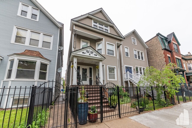 Building Photo - 1332 W Barry Ave