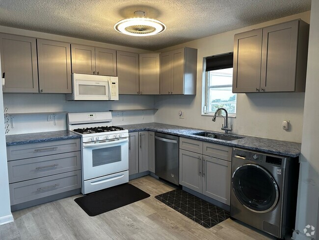 Building Photo - 5623 80th St N Unit 401 Rental