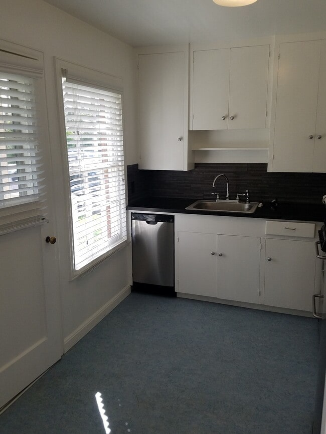 Photo - Broadmoor Manor