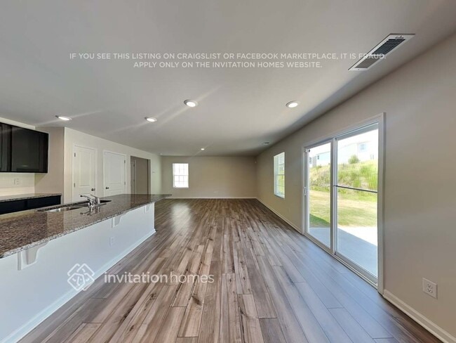 Photo - 7221 Olive Coast St