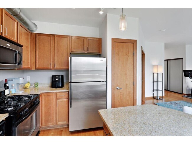 Photo - 15 E Franklin Ave Unit 211