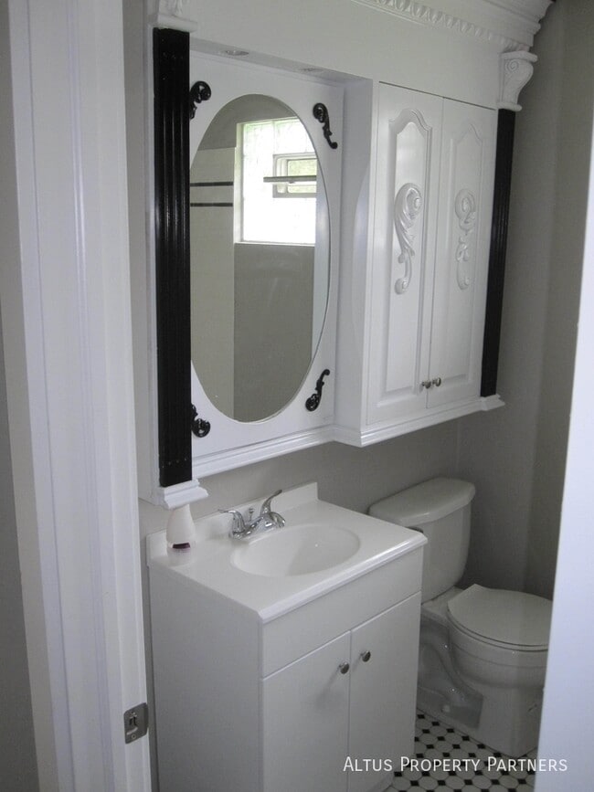 Photo - 16535 Spaulding Ave