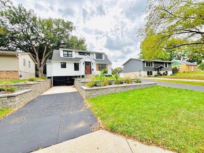 Photo - 7713 Knoll St Unit 1 (Lower )