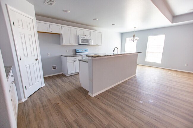 Photo - 8623 10th St