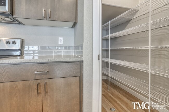 Photo - Gorgeous End Unit Townhome w/ 3 Bedroom 2.5 Bath!