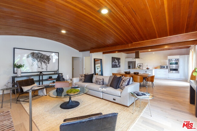 Photo - 465 S Sherbourne Dr