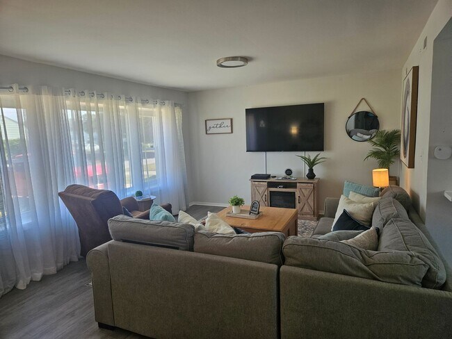 Photo - 2213 Wharton Ave