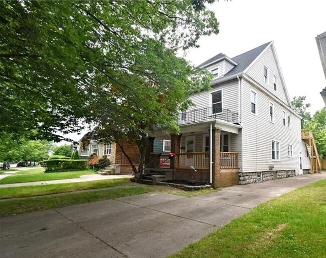 Building Photo - 28 Red Jacket Pky Unit Lower